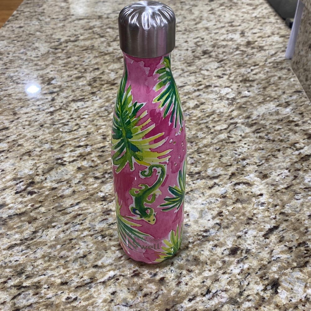 Lily Pulitzer swell water bottle